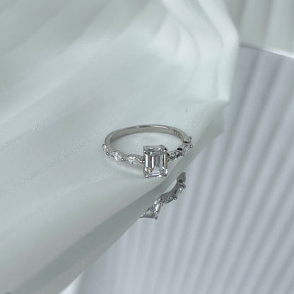 [CharmAmor]1.0 Carat Dainty Resplendent Radiant Cut Daily Ring
