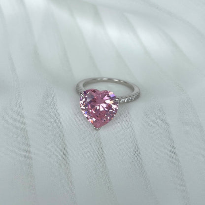 [CharmAmor]6.0 Carat Luxurious Sparkling Romantic Heart Cut Lover Ring