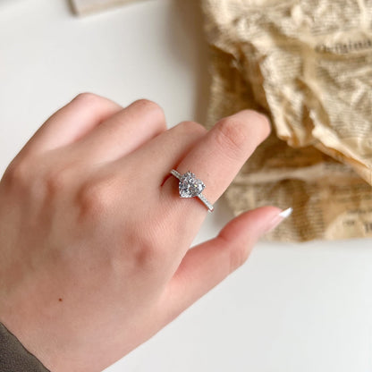 [CharmAmor]2.0 Carat Dazzling Lustrous Heart Cut Lover Ring
