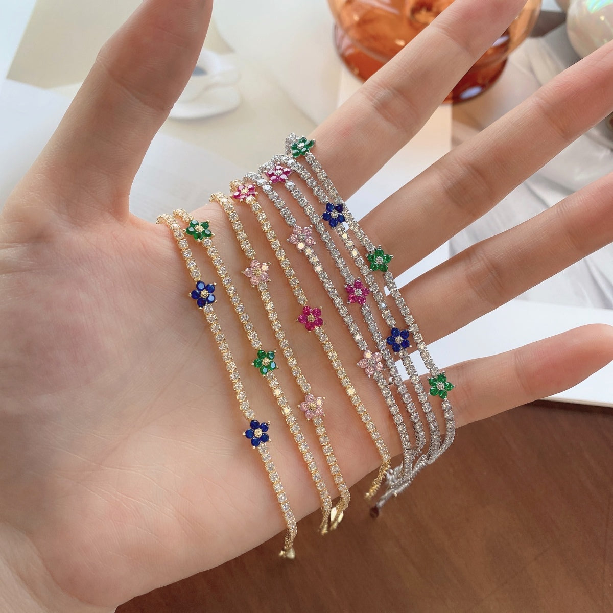 [CharmAmor]Sparkling Flower Shape Tennis Bracelet
