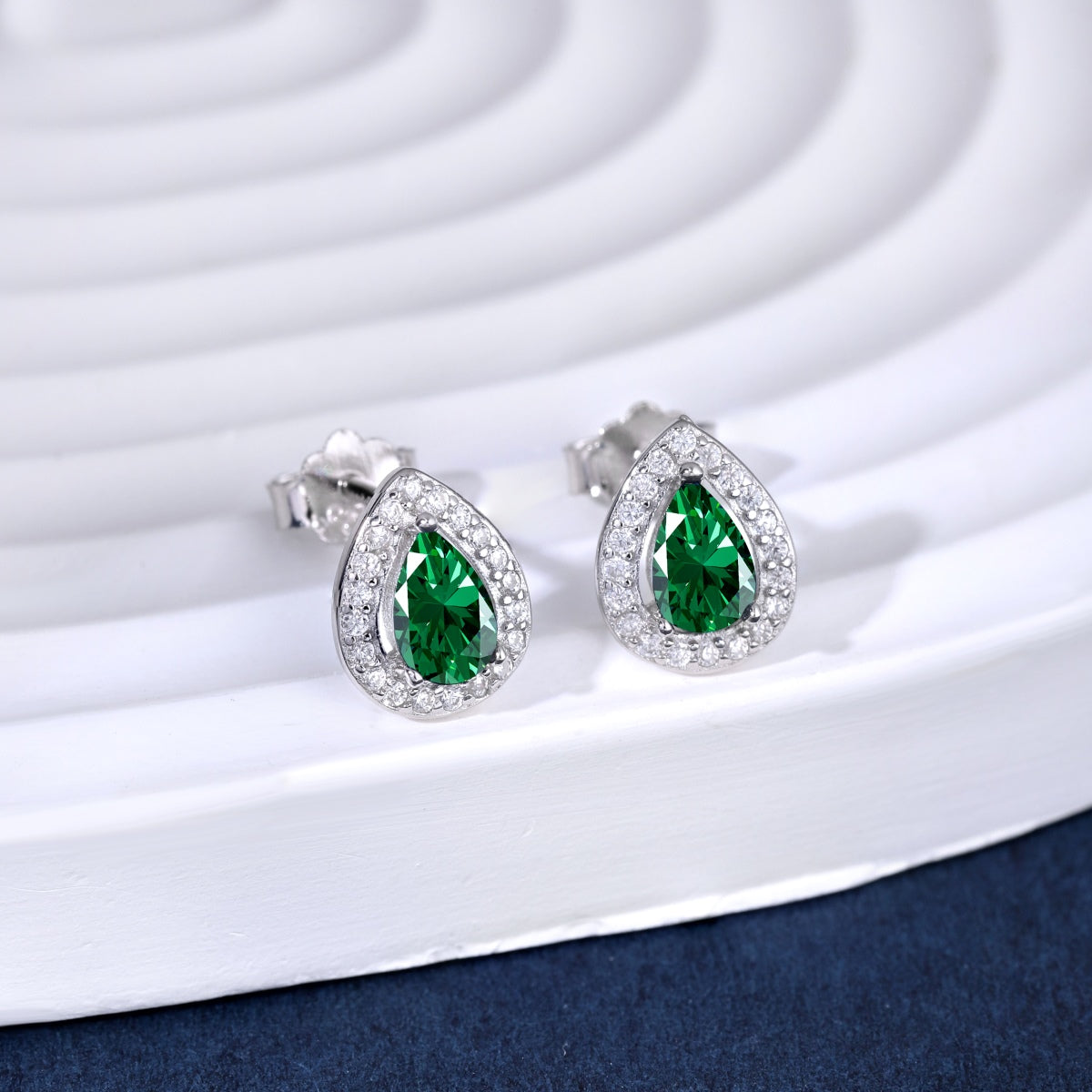 [CharmAmor]Luxurious Water Drop Shape Earrings