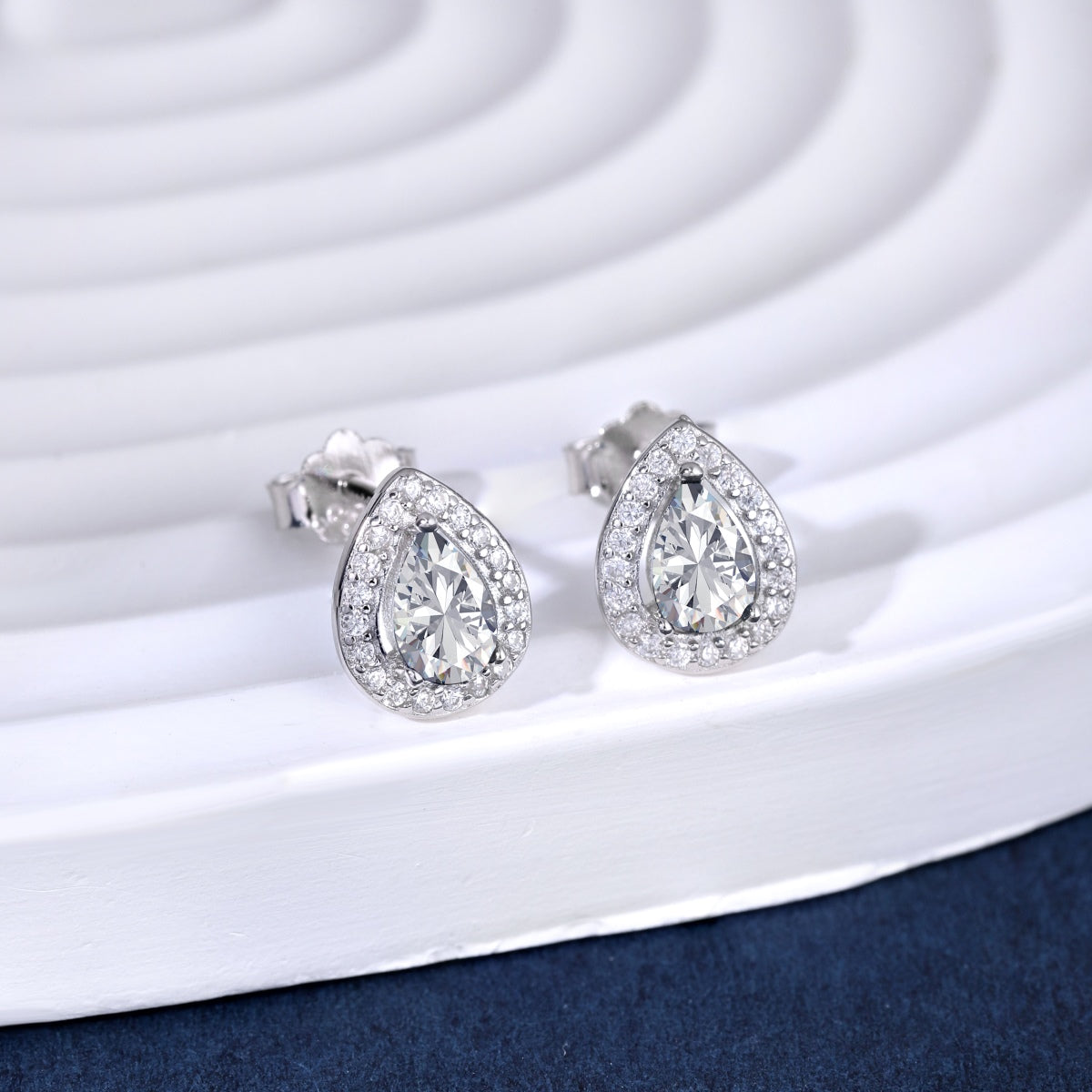 [CharmAmor]Luxurious Water Drop Shape Earrings