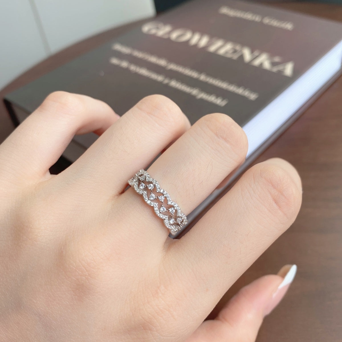 [CharmAmor]Elegant Resplendent Round Shape Party Ring