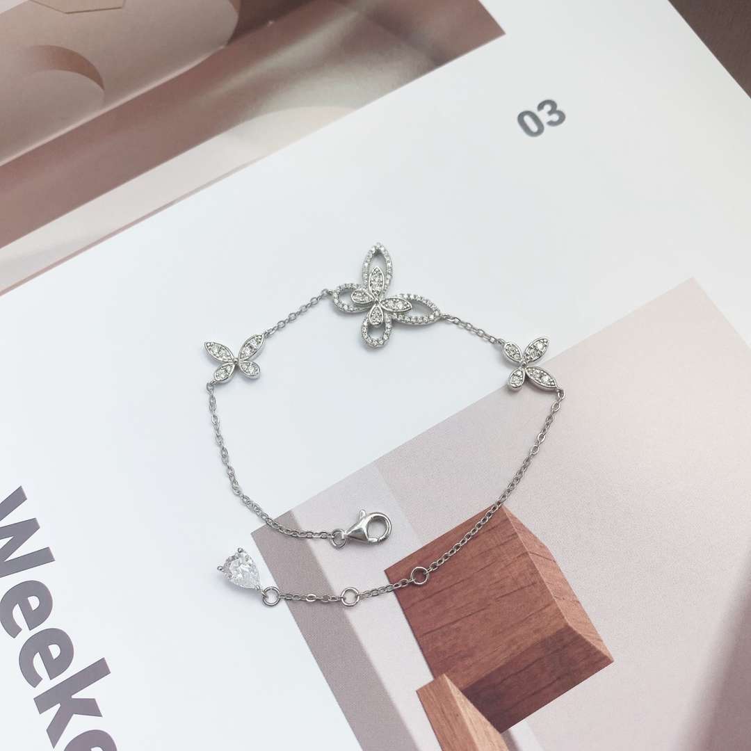 [CharmAmor]Delicate Butterfly Pendant Bracelet