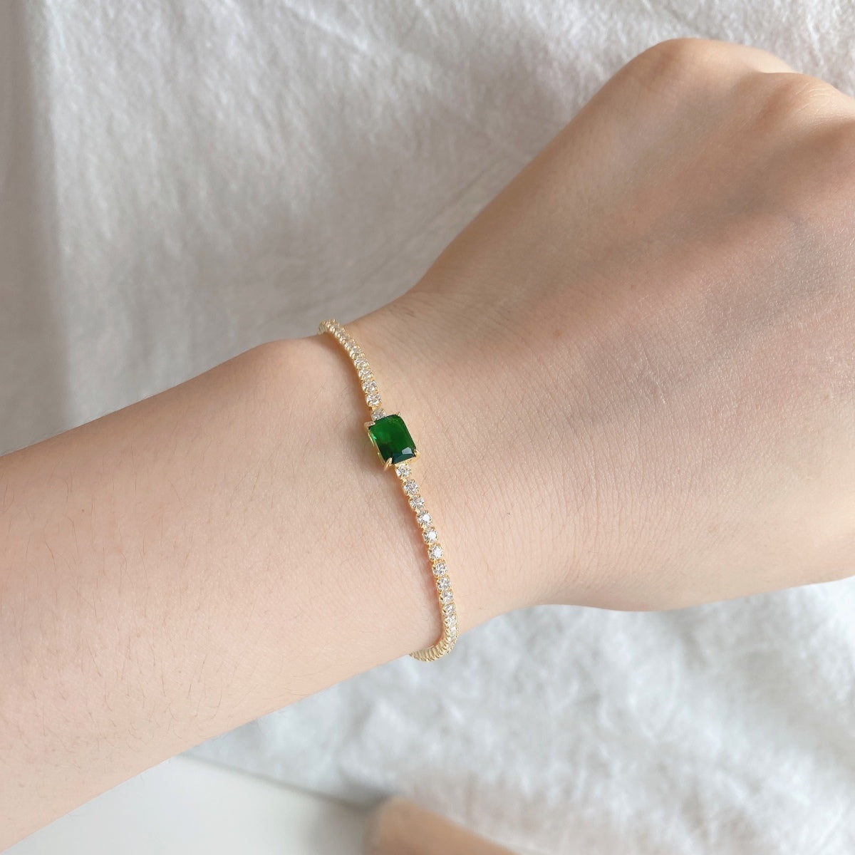 [CharmAmor]1.0 Carat Unique Emerald Cut Banquet Bracelet