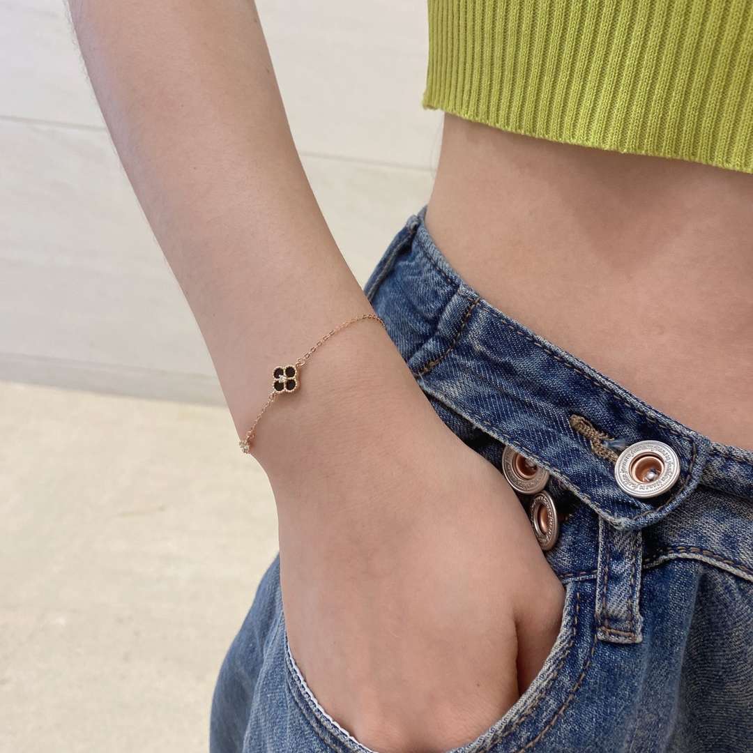 [CharmAmor]Delicate Four Leaf Clover Bracelet