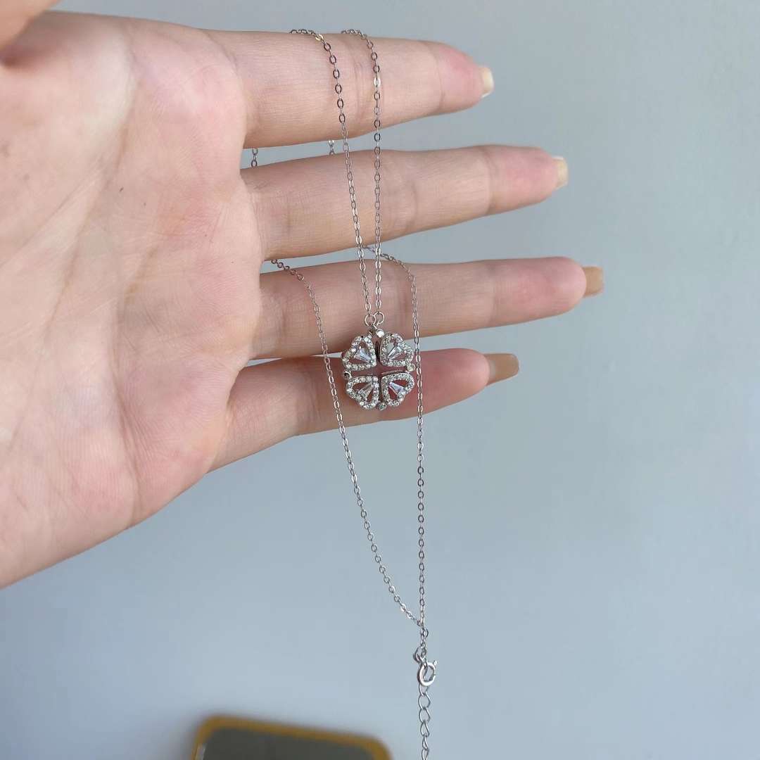 [CharmAmor]Ornate Heart Cut Flower Shape Necklace