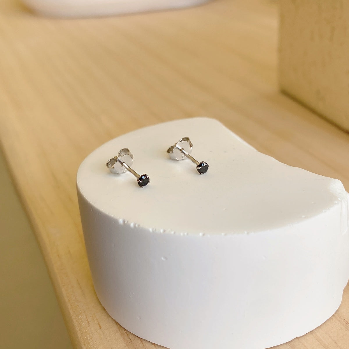 [CharmAmor]Delicate Solitaire Earrings