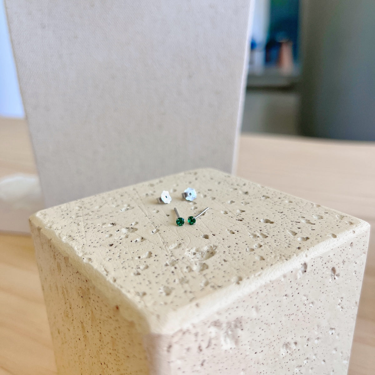 [CharmAmor]Delicate Solitaire Earrings