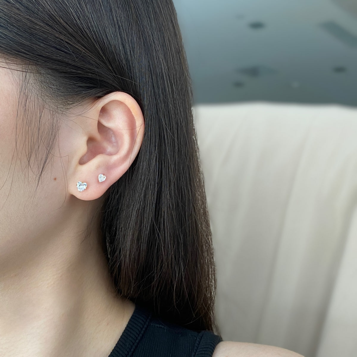 [CharmAmor]Sparkling Heart Shaped Simple Earrings