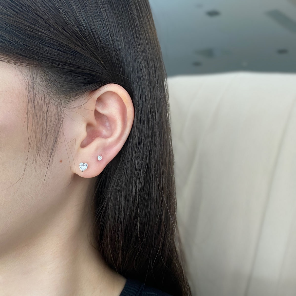[CharmAmor]Sparkling Heart Shaped Simple Earrings