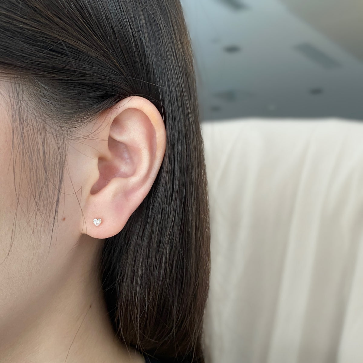 [CharmAmor]Sparkling Heart Shaped Simple Earrings