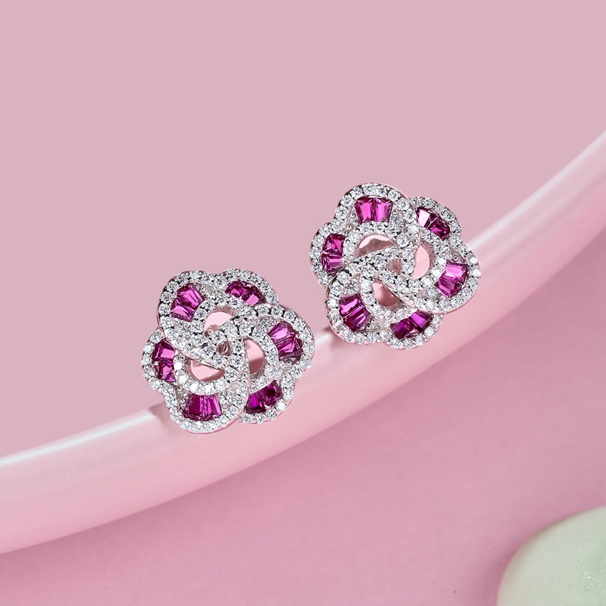 [CharmAmor]Exquisite Flower Shape Daily Earrings