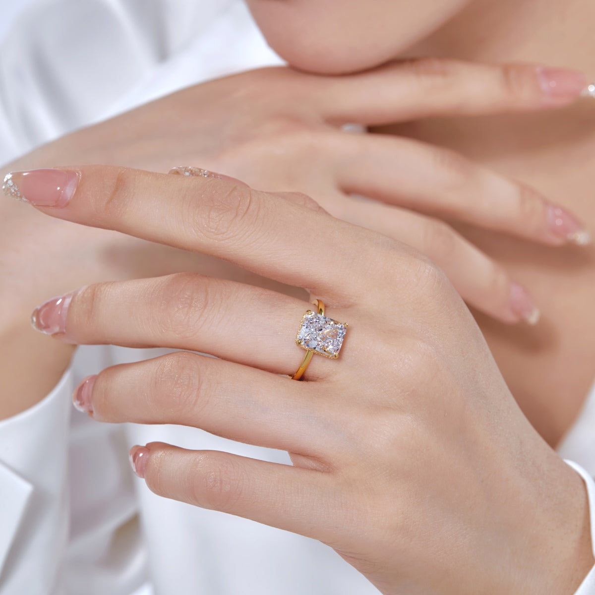 [CharmAmor]4.0 Carat Ornate Enchanting Radiand Cut Banquet Ring
