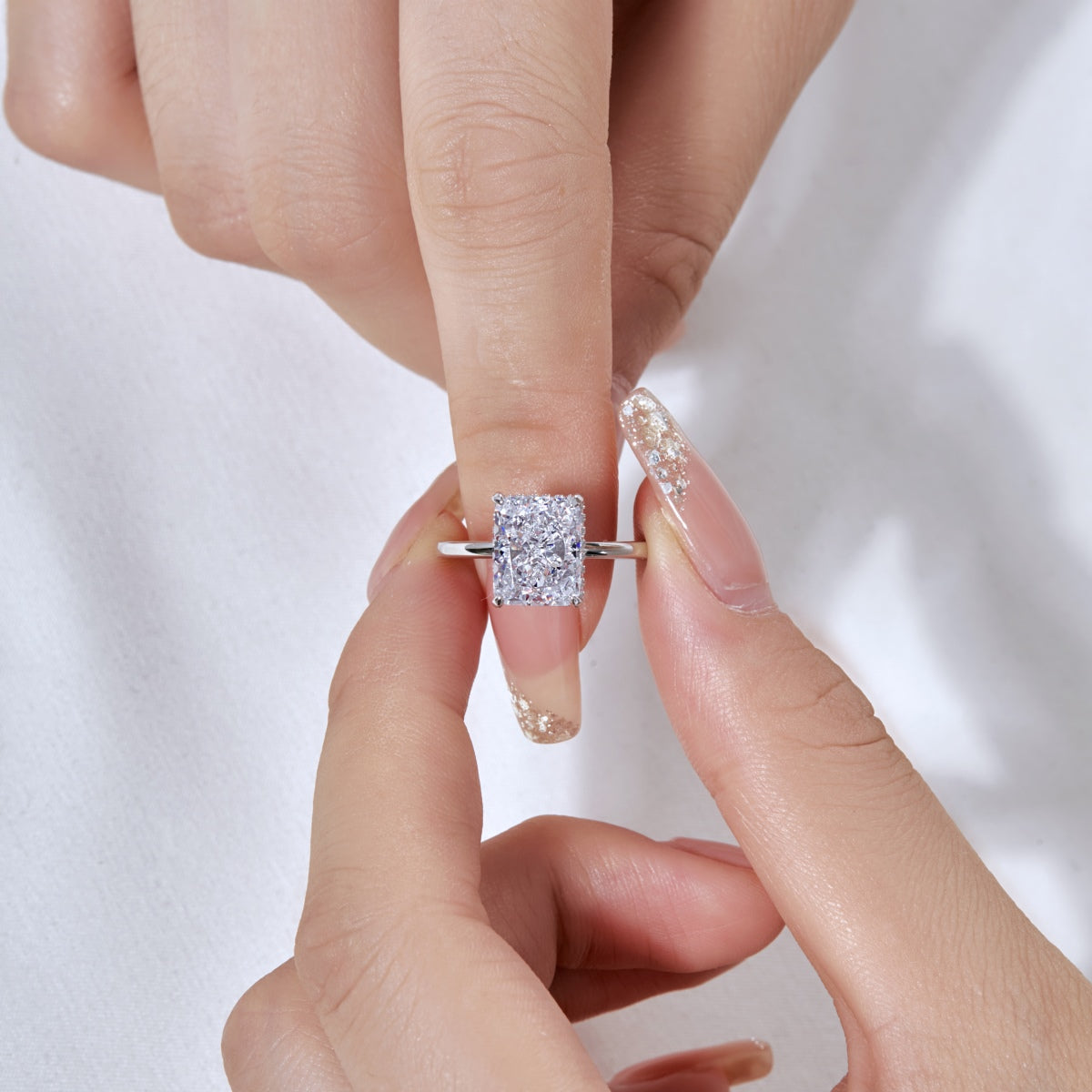 [CharmAmor]4.0 Carat Ornate Enchanting Radiand Cut Banquet Ring
