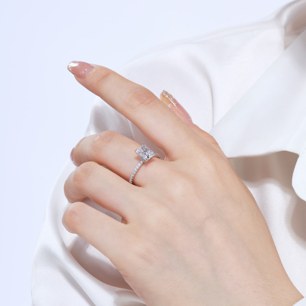[CharmAmor]2.0 Carat Dazzling Sparkling Radiant Cut Party Ring