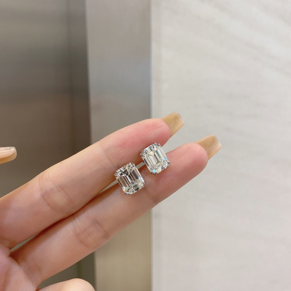 [CharmAmor]Dazzling Square Shape Earrings