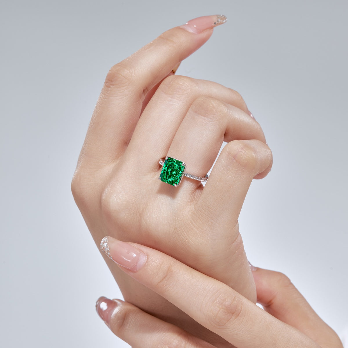 [CharmAmor]4.0 Carat Luxurious Engagement Ring