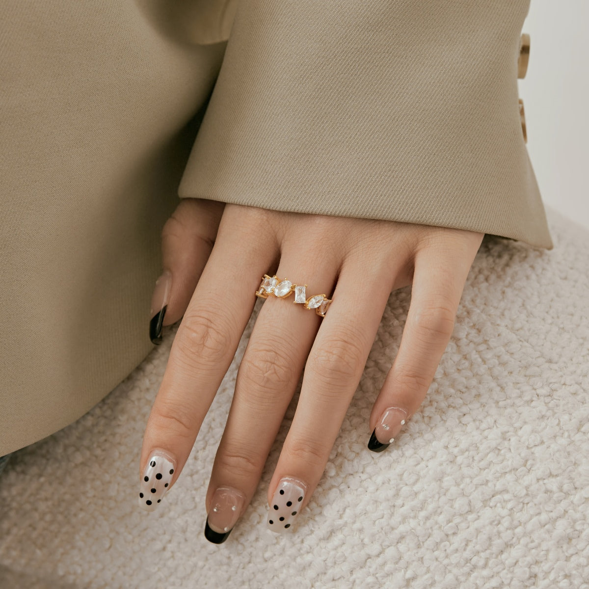 [CharmAmor]Delicate Multi Cut Ring