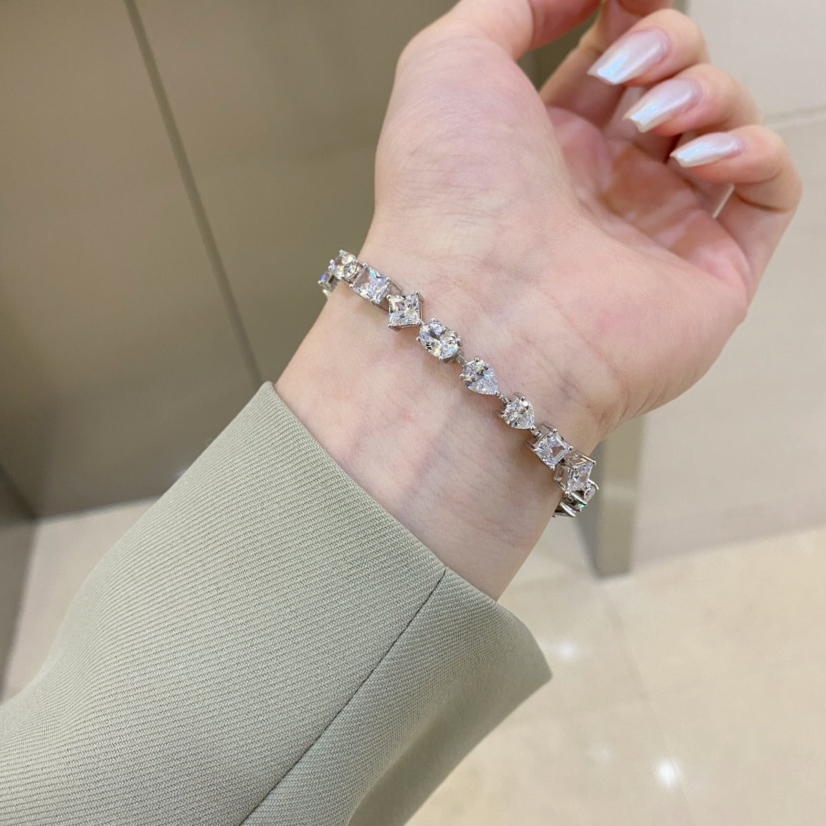 [CharmAmor]Unique Exquisite Multi Cut Daily Bracelet