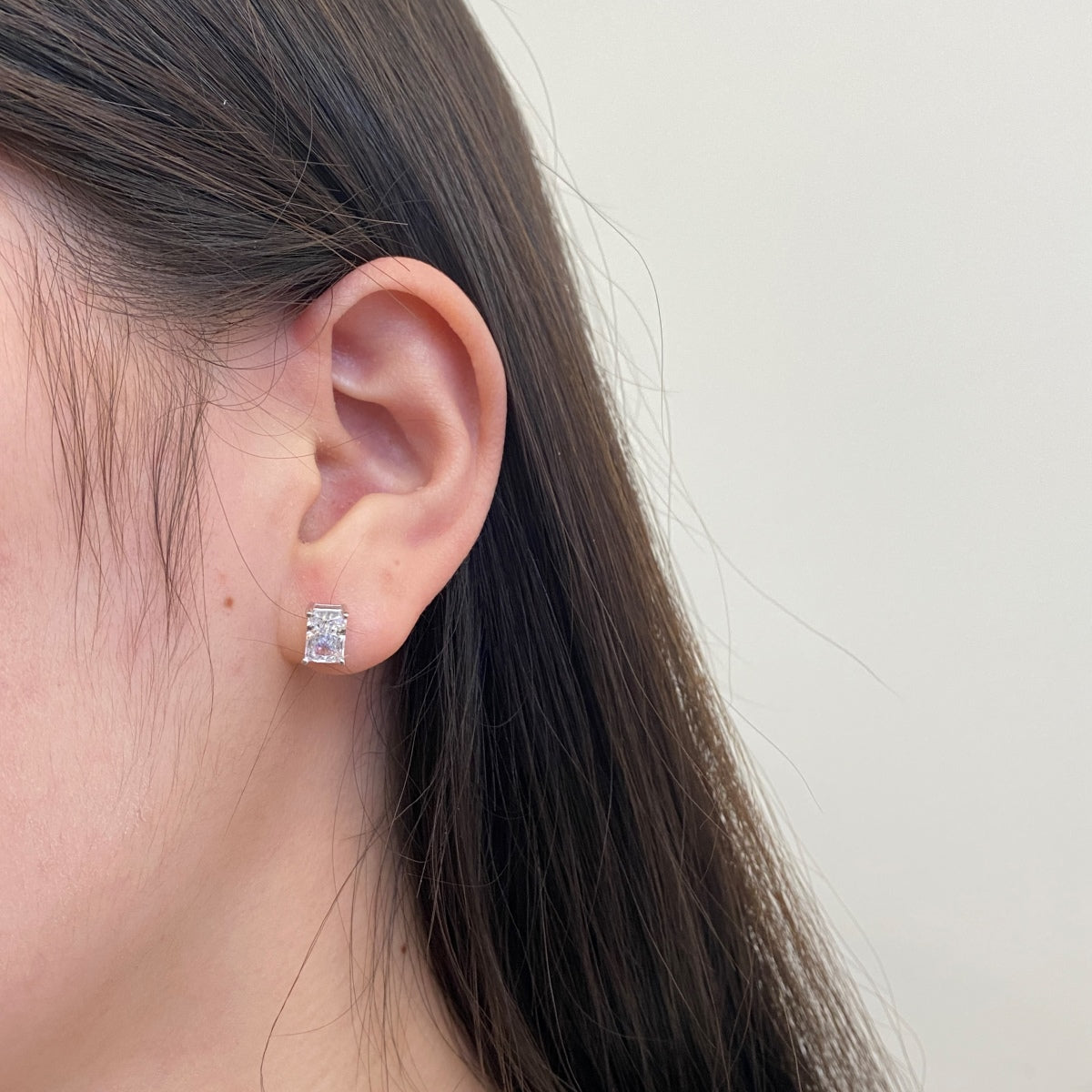 [CharmAmor]Radiant Luxurious Princess Cut Daily Earrings