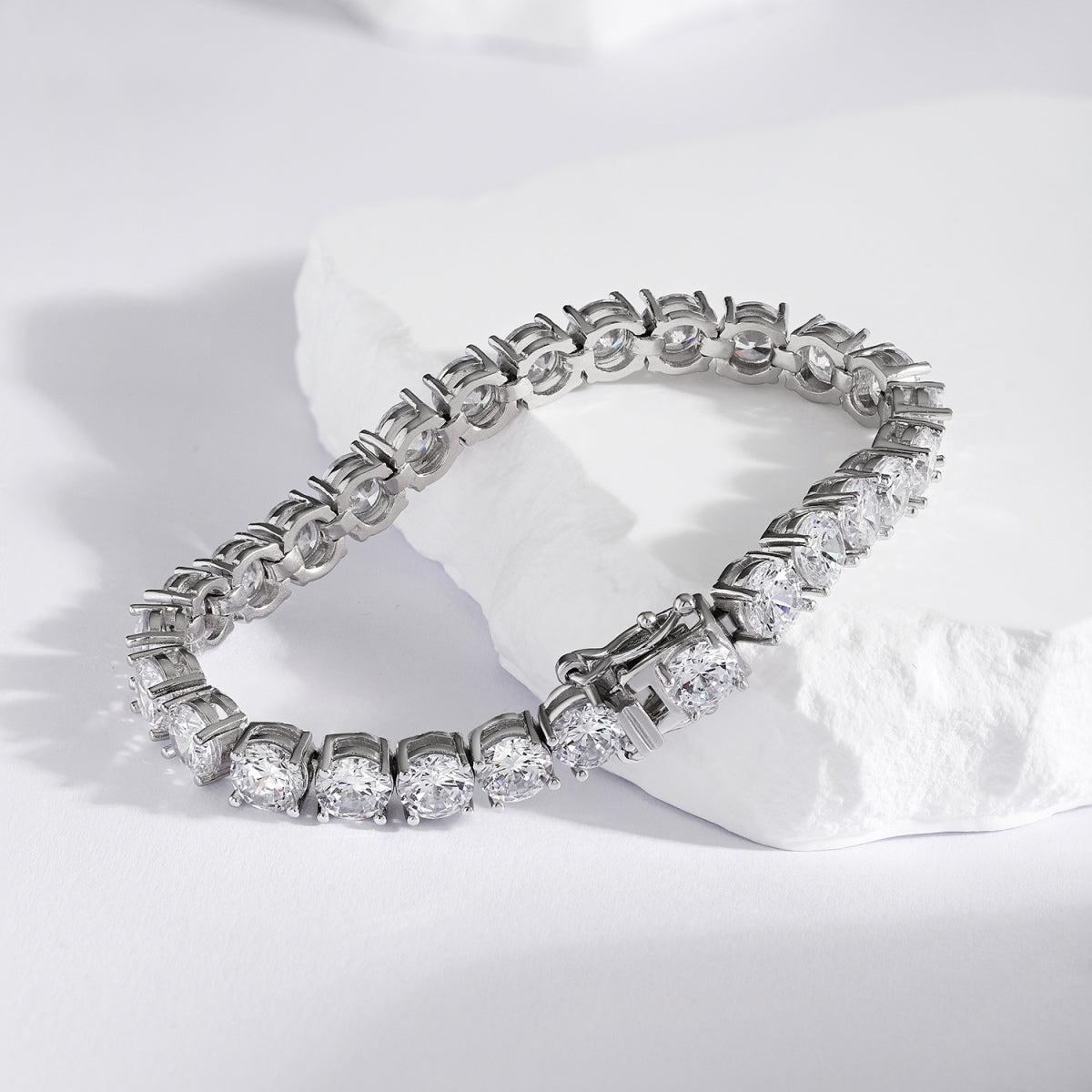 [CharmAmor]0.75 Carat Dazzling Round Cut Wedding Bracelet