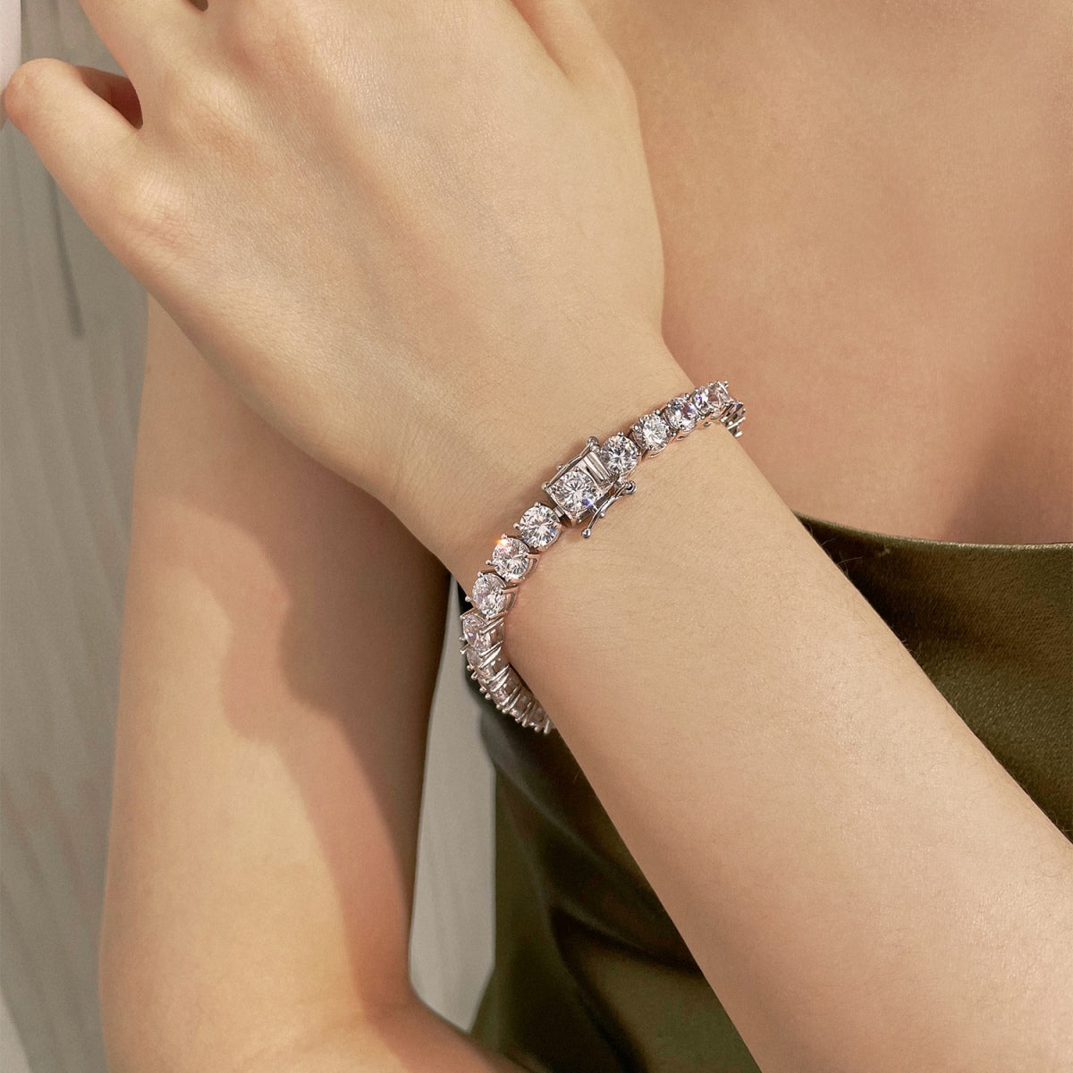 [CharmAmor]0.75 Carat Dazzling Round Cut Wedding Bracelet