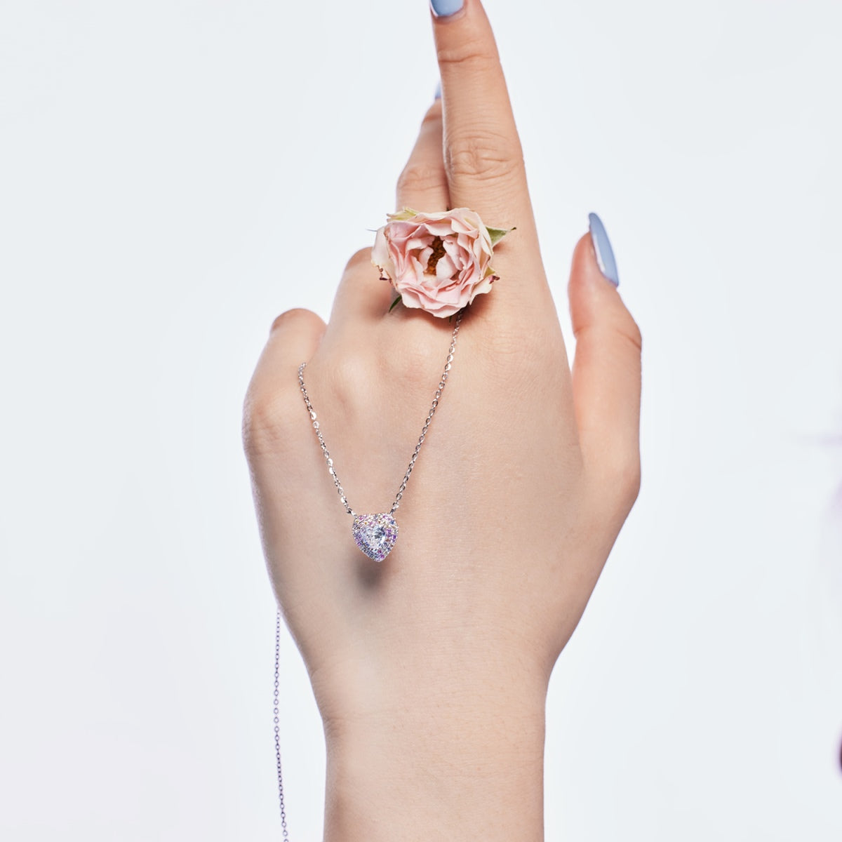 [CharmAmor]Exquisite Heart Shape Necklace