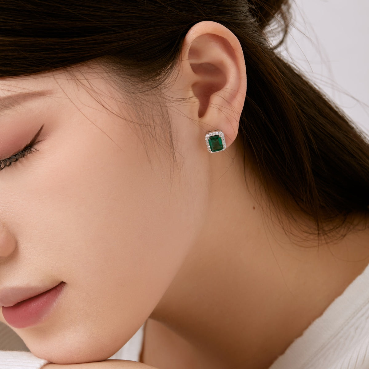 [CharmAmor]Luxurious Dainty Emerald Cut Banquet Earrings