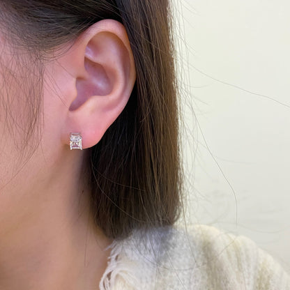 [CharmAmor]Stylish Shiny Rectangular Center Stone Stud Earrings