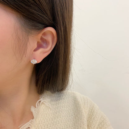 [CharmAmor]Stylish Shiny Round Center Stone Stud Earrings