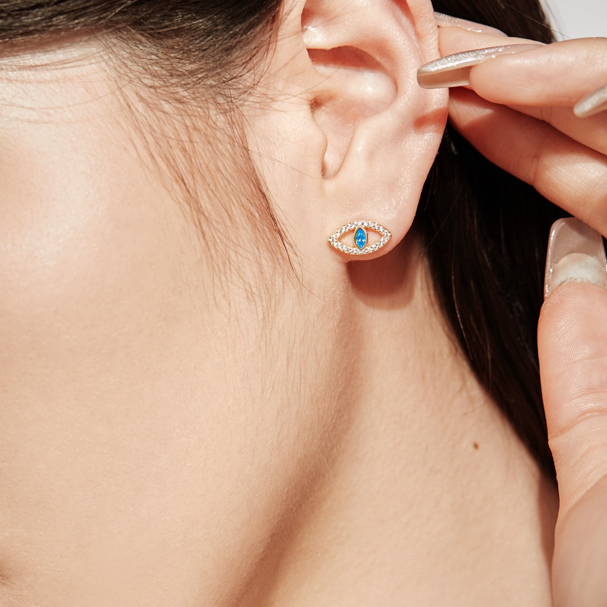 [CharmAmor]Blue Devil Eyes Hollow Stud Earrings