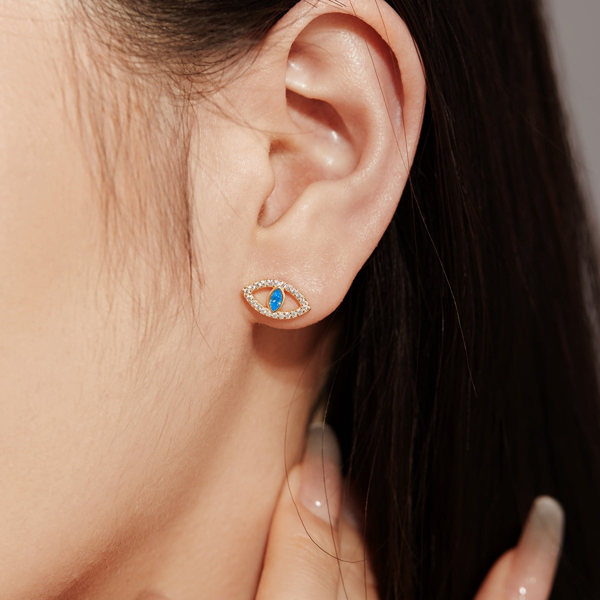 [CharmAmor]Blue Devil Eyes Hollow Stud Earrings