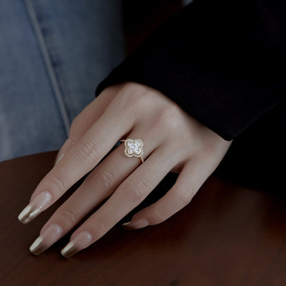 [CharmAmor]Luxurious Eternity Flower Shape Banquet Ring
