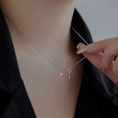 [CharmAmor]Unique Heart Shape Key Pendent Necklace