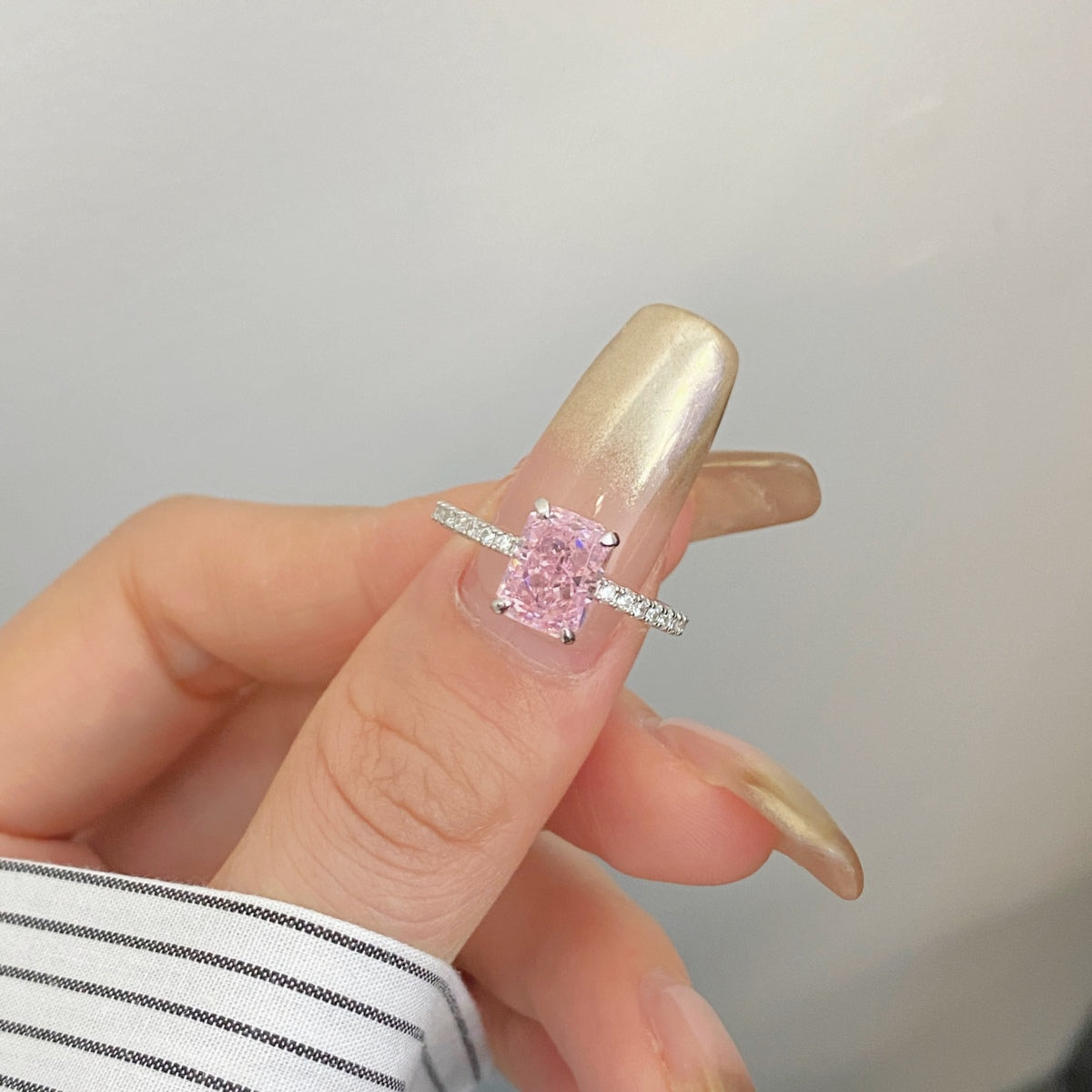 [CharmAmor]2.0 Carat Dazzling Sparkling Radiant Cut Party Ring