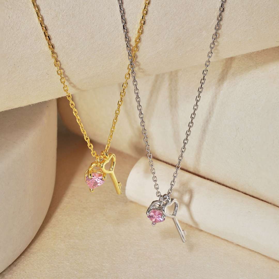 [CharmAmor]Unique Heart Shape Key Pendent Necklace