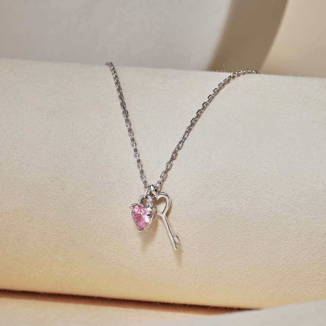 [CharmAmor]Unique Heart Shape Key Pendent Necklace