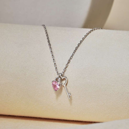 [CharmAmor]Unique Heart Shape Key Pendent Necklace