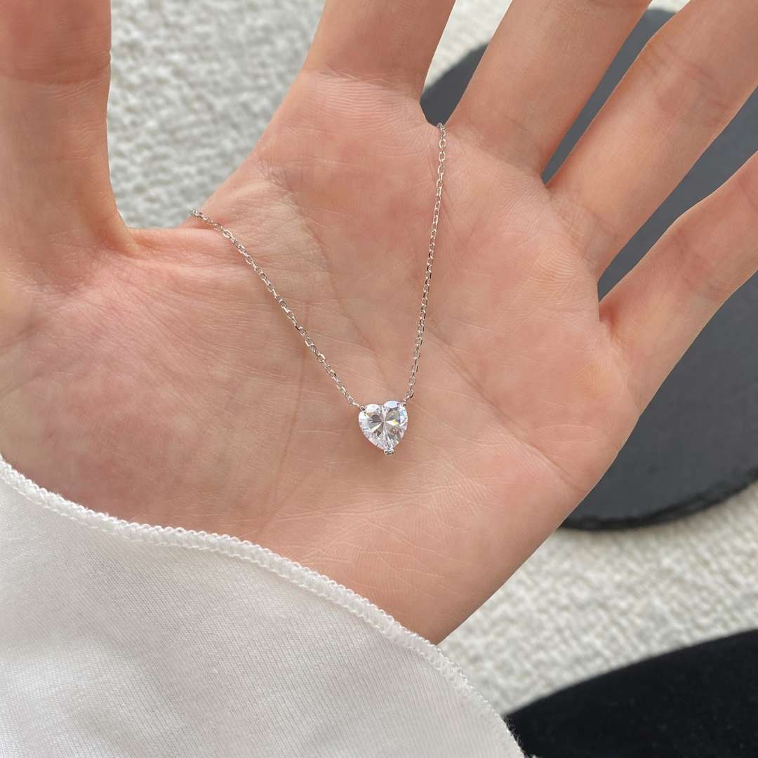 [CharmAmor]Heart Shape Main Stone Pendant Collarbone Necklace