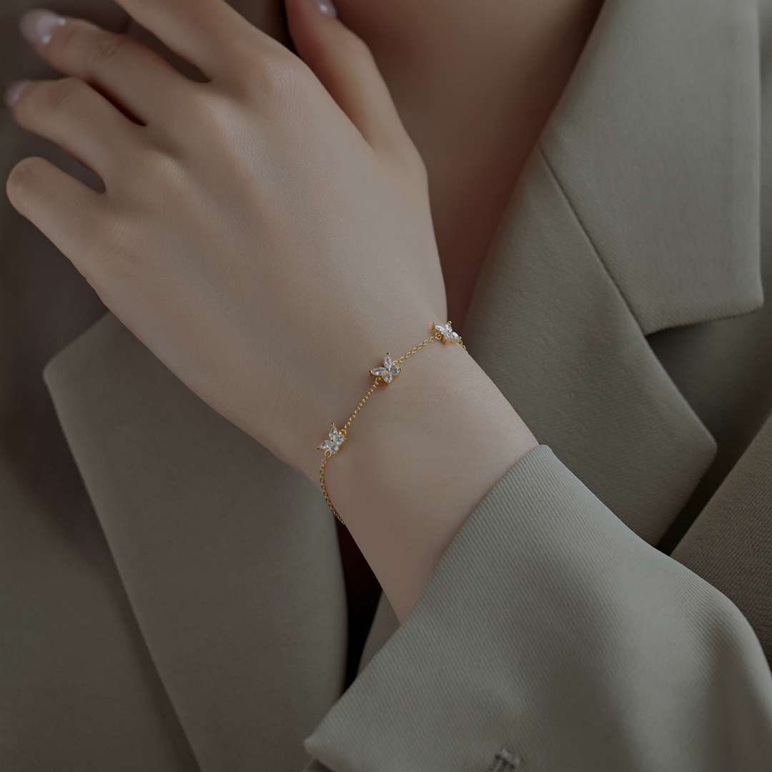 [CharmAmor]Radiant Butterfly Shape Necklace