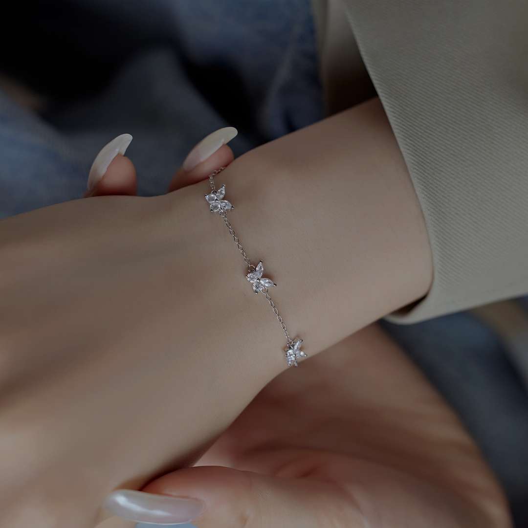 [CharmAmor]Radiant Butterfly Shape Necklace