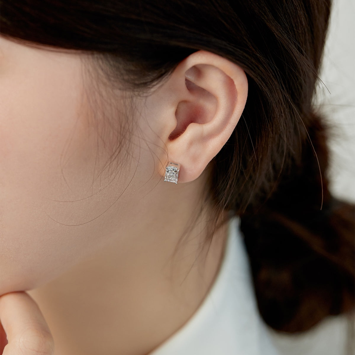 [CharmAmor]Radiant Luxurious Princess Cut Daily Earrings
