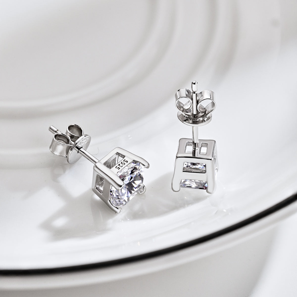 [CharmAmor]1.0 Carat Radiant Princess Cut Wedding Earrings