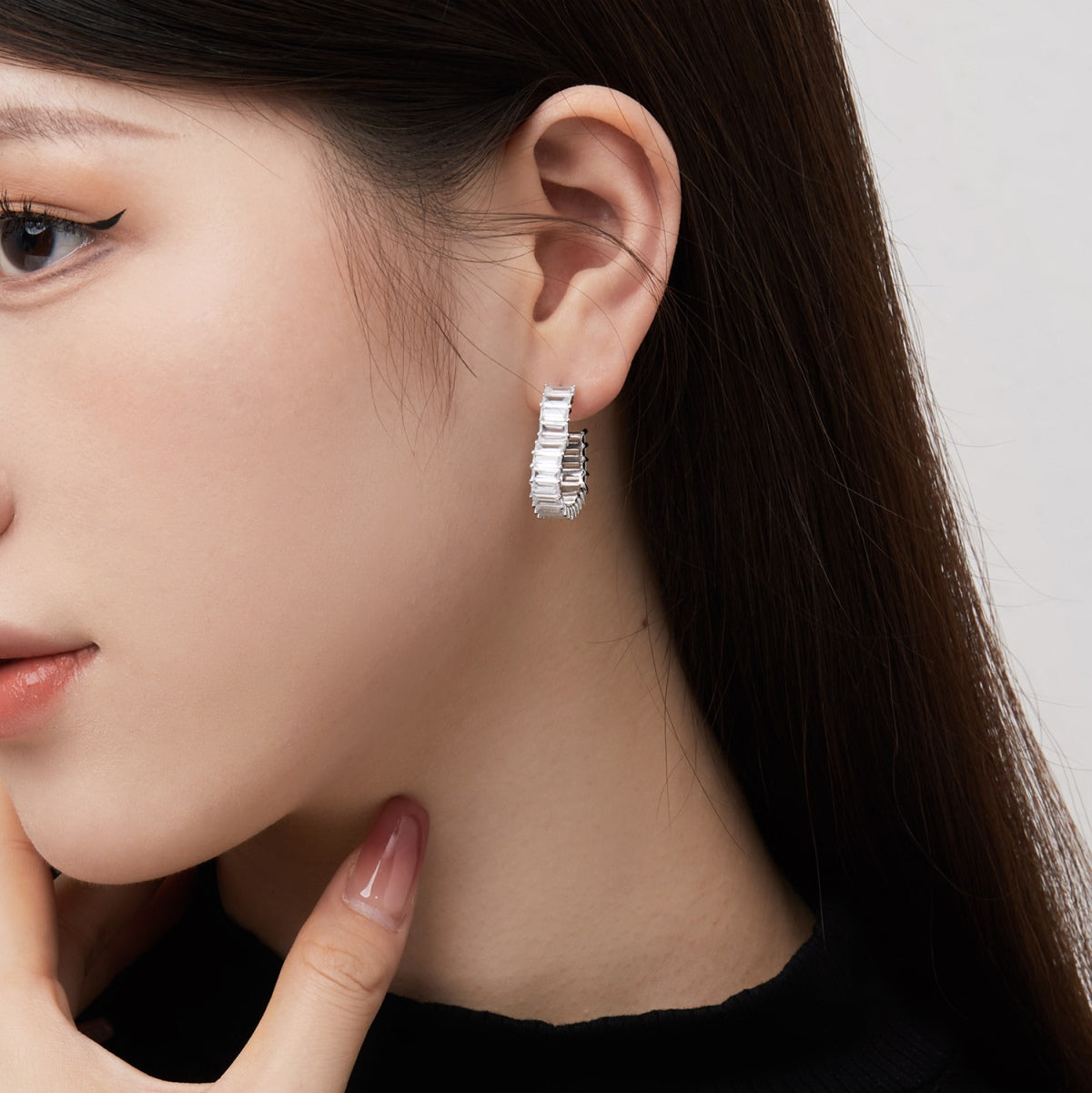 [CharmAmor]Radiant Heart Cutout Earrings