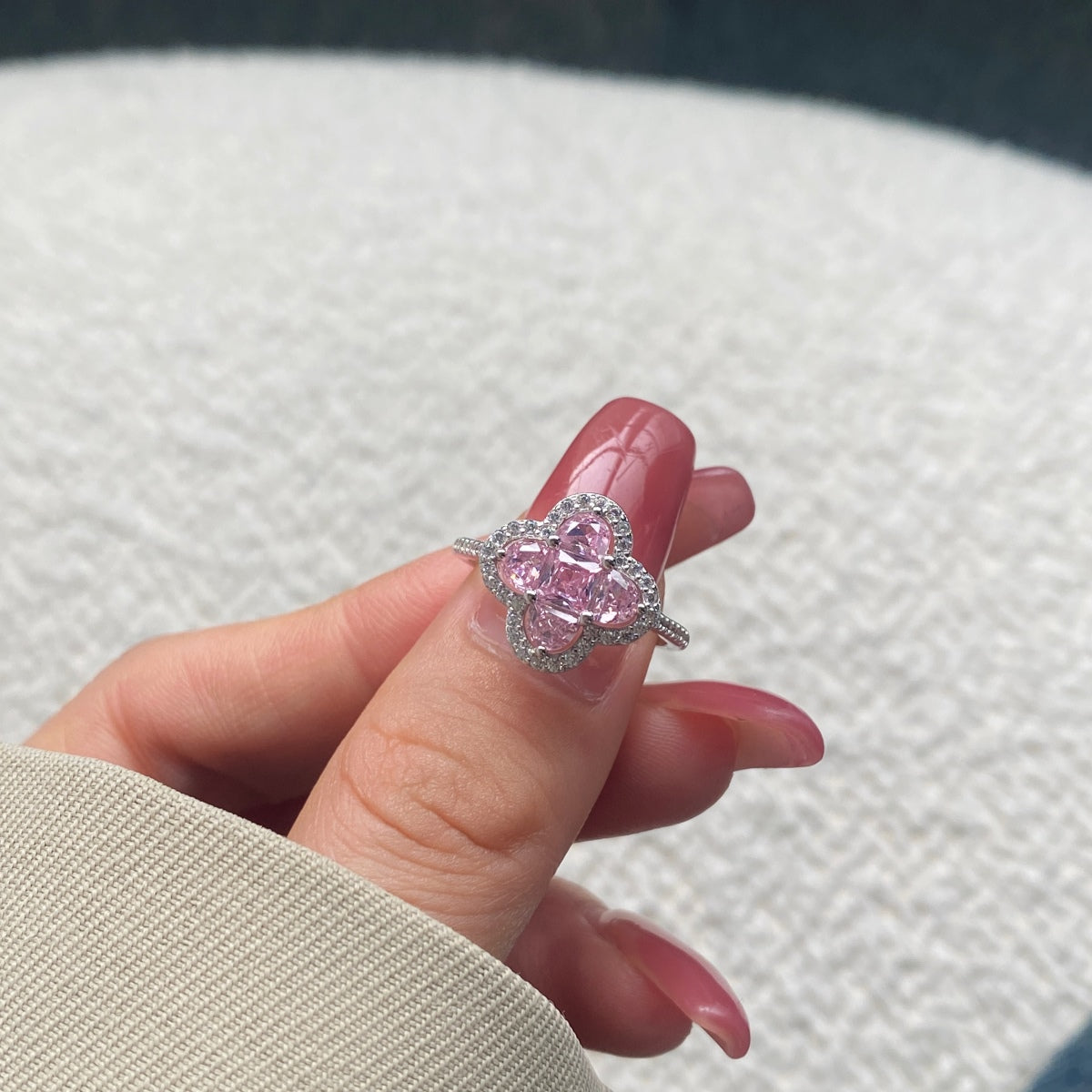[CharmAmor]Luxurious Eternity Flower Shape Banquet Ring