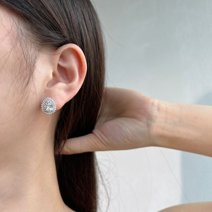 [CharmAmor]Delicate Gorgeous Pear Cut Daily Earrings