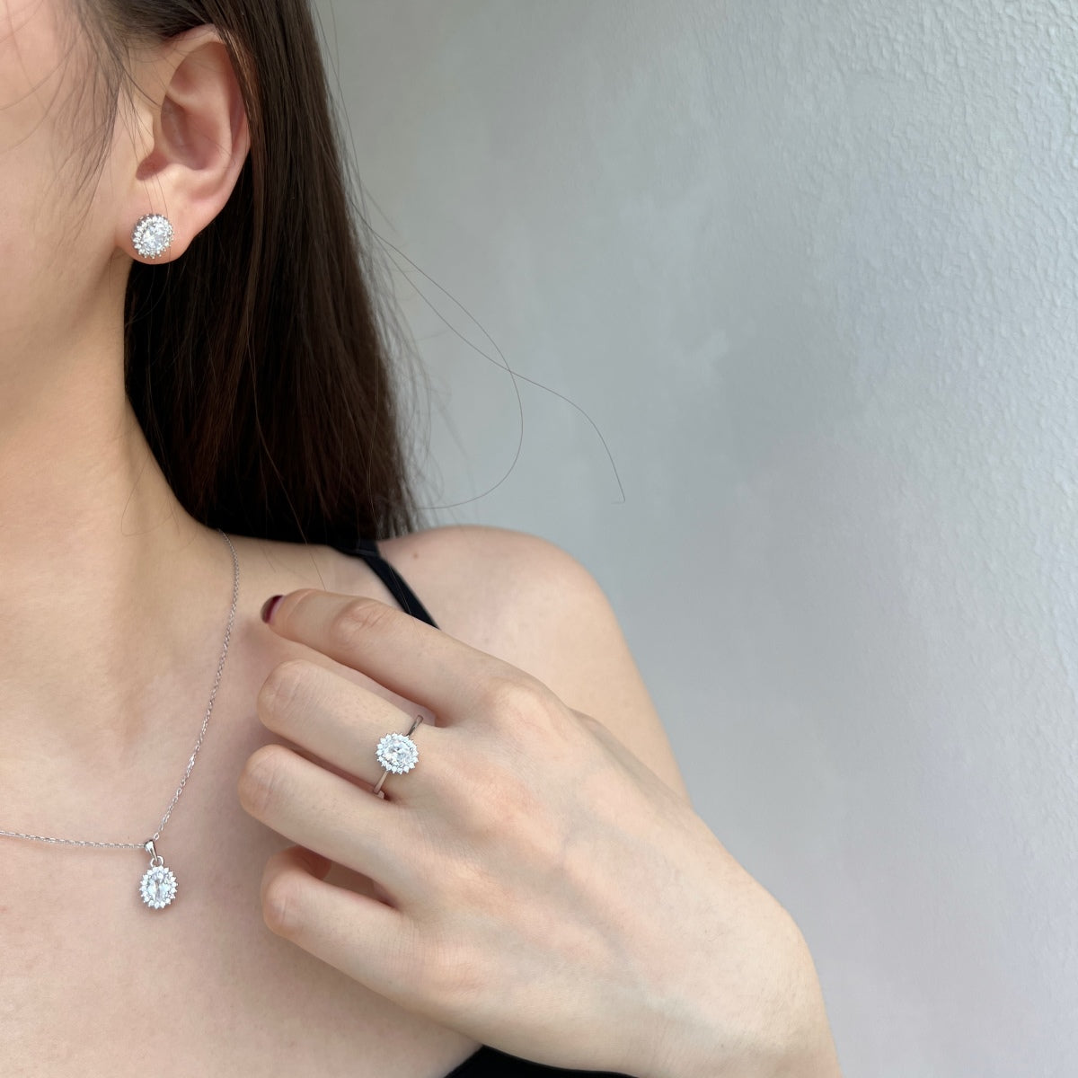[CharmAmor]Delicate Radiant Oval Cut Daily Earrings