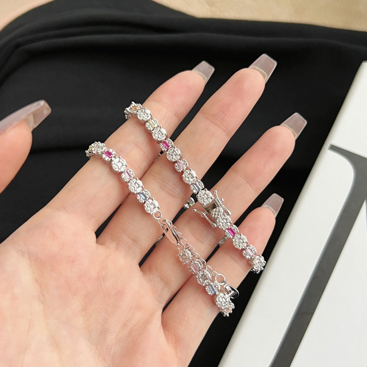 [CharmAmor]Dazzling Radiant Multi Cut Daily Bracelet