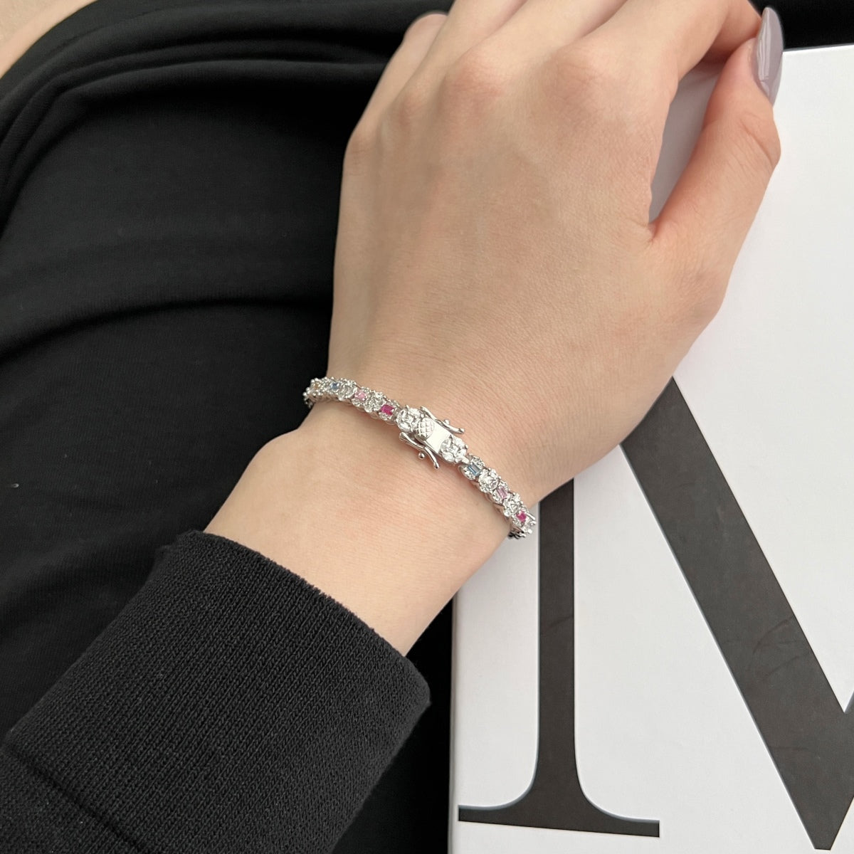 [CharmAmor]Dazzling Radiant Multi Cut Daily Bracelet